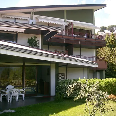 B116 By Interhome